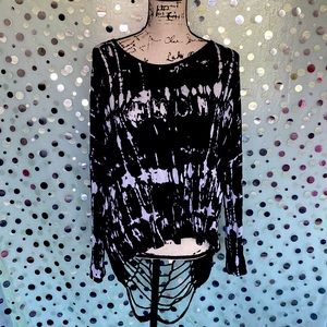 Arden B long- sleeved shirt Black and White with cut-out back